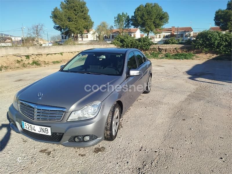 Usado Mercedes C220 Avantgarde 170 CV (125 kW) 2012 Gris / plata Berlina