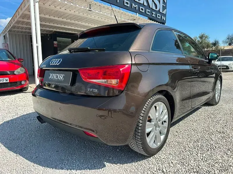 Usado Audi A1 Ambition 122 CV (89 kW) 2010 Marrón Utilitario