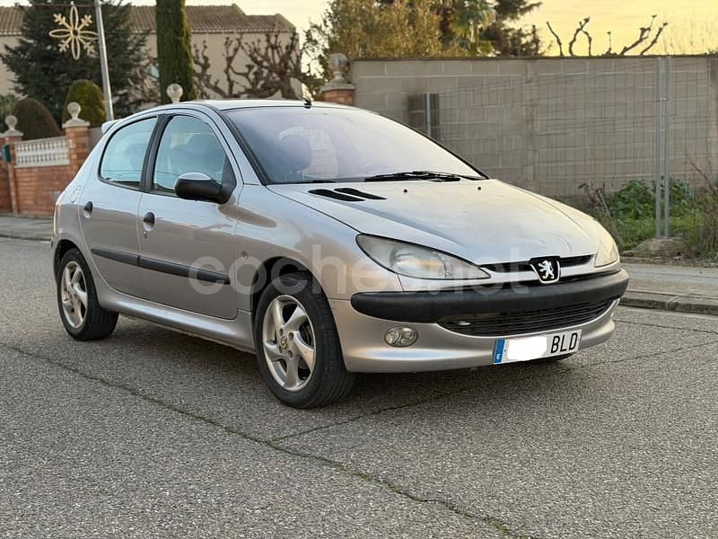 Gris / plata Usado 2001 Peugeot 206 Berlina | 1650 € (Precio justo) - Imagen 1/4