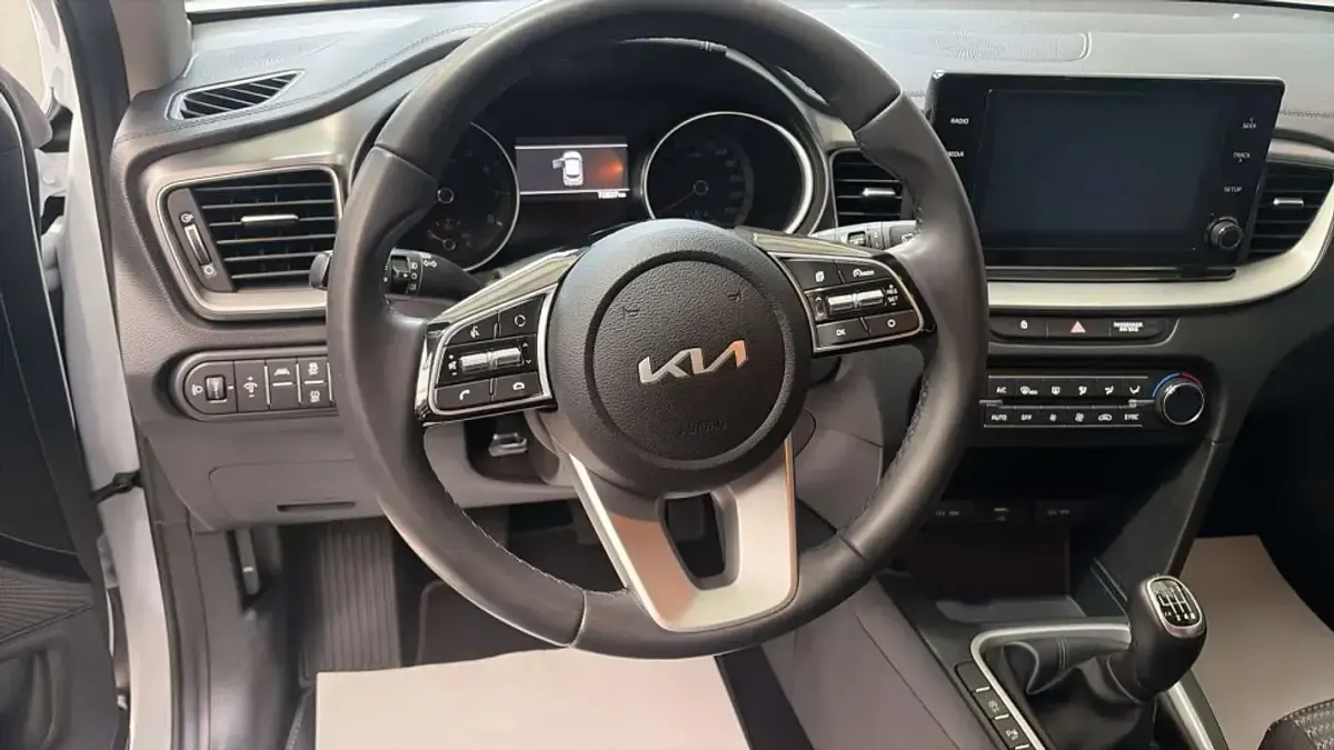 Usado Kia XCeed 120 CV (88 kW) 2022 Blanco SUV