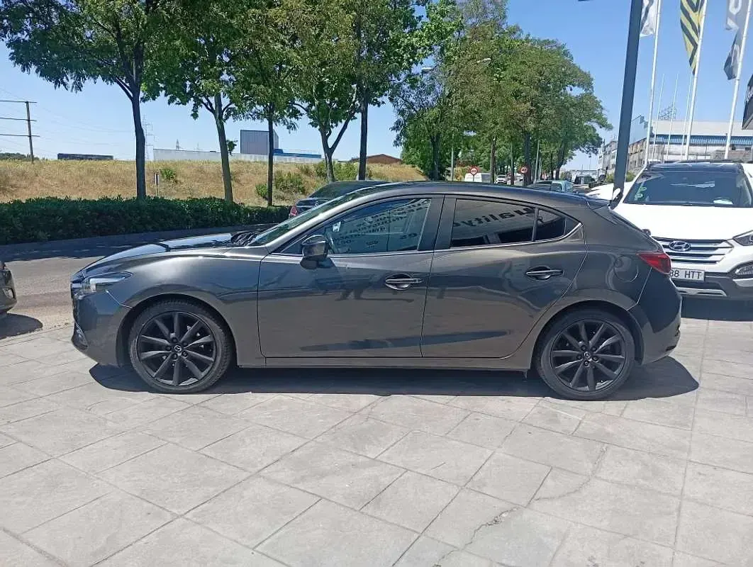 Usado Mazda 3 Style 150 CV (110 kW) 2017 Gris Utilitario