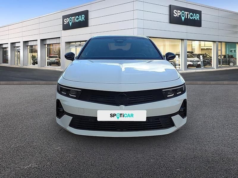 Usado Opel Astra 114 kW (156 HP) 2023 Branco Sedan