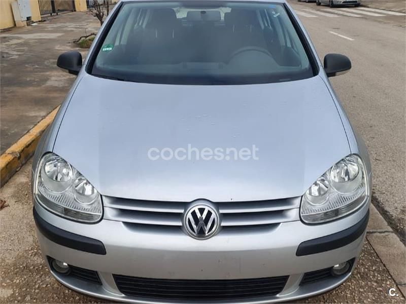 Usado VW Golf IV Conceptline 75 CV (55 kW) 2006 Gris / plata Berlina