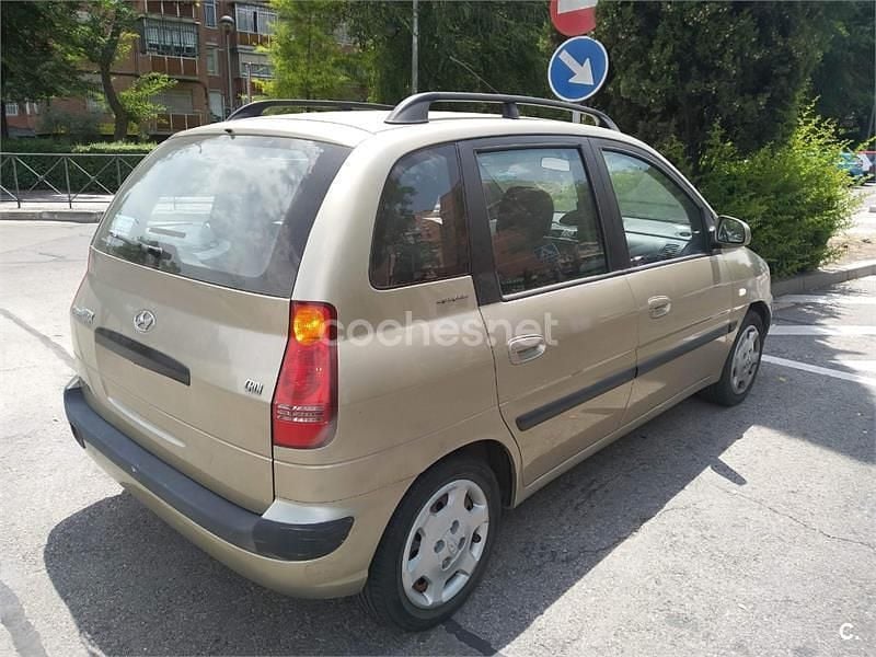 Usado Hyundai Matrix GLS 82 CV (60 kW) 2003 Beige Monovolumen