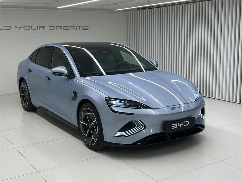 Usado BYD Seal Design 230 kW (313 CV) 2024 Ice blue Berlina