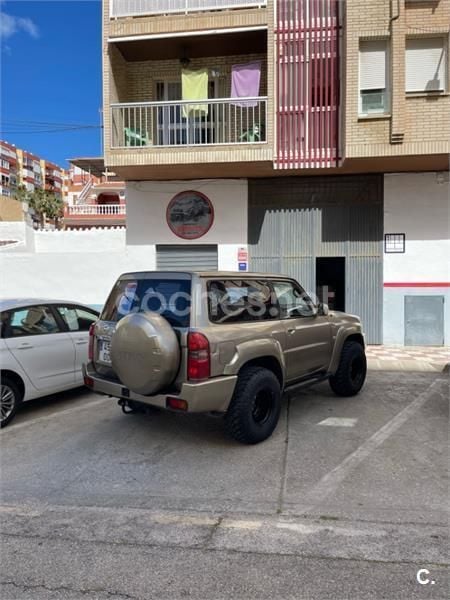 Beige Usado 2004 Nissan Patrol SUV | 17.000 € (Precio justo) - Imagen 1/4