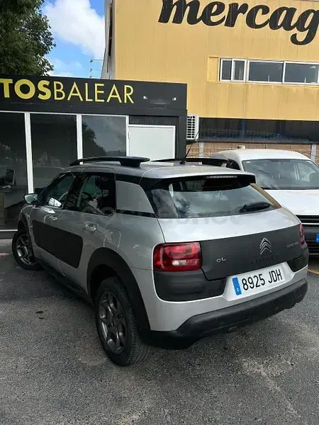 Usado Citroën C4 Cactus Feel 92 CV (67 kW) 2015 Gris / plata Utilitario