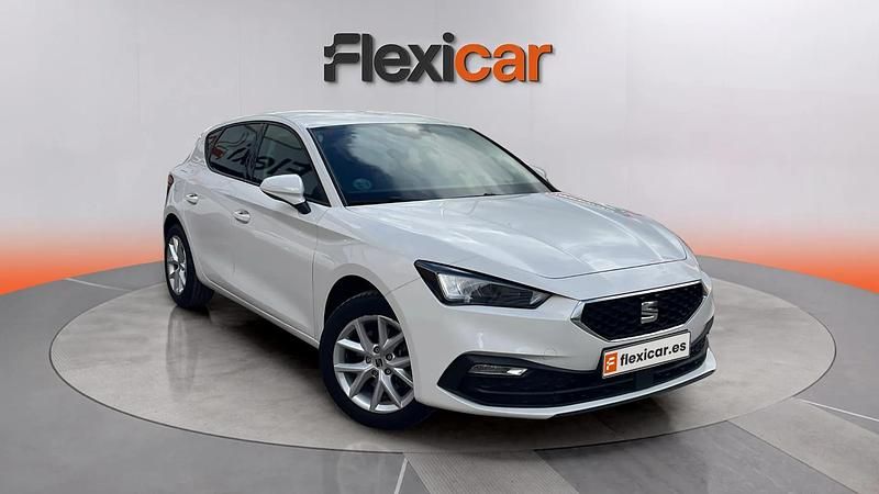 Usado Seat Leon Reference 116 CV (85 kW) 2021 Blanco Berlina