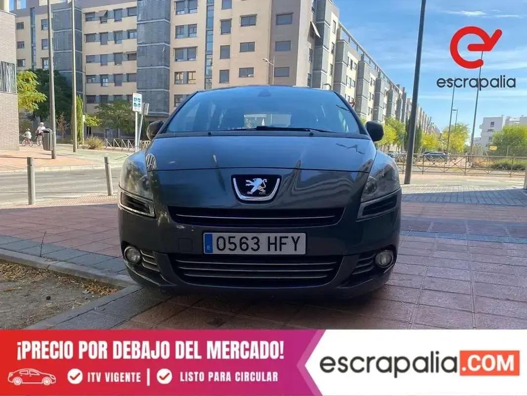 Usado Peugeot 5008 Active 120 CV (88 kW) 2011 Negro Monovolumen