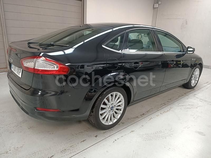 Usado Ford Mondeo Trend 140 CV (102 kW) 2012 Negro Berlina
