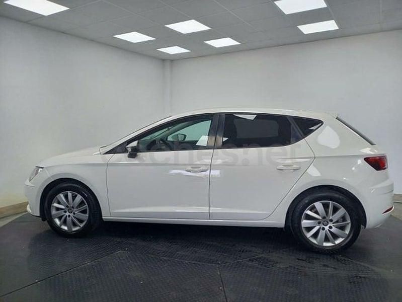 Usado Seat Leon Reference 110 CV (80 kW) 2018 Blanco Berlina