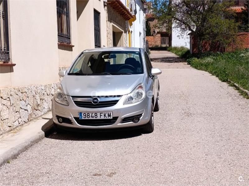 Gris / plata Usado 2007 Opel Corsa Essentia Berlina | 3000 € (Buen precio) - Imagen 1/4
