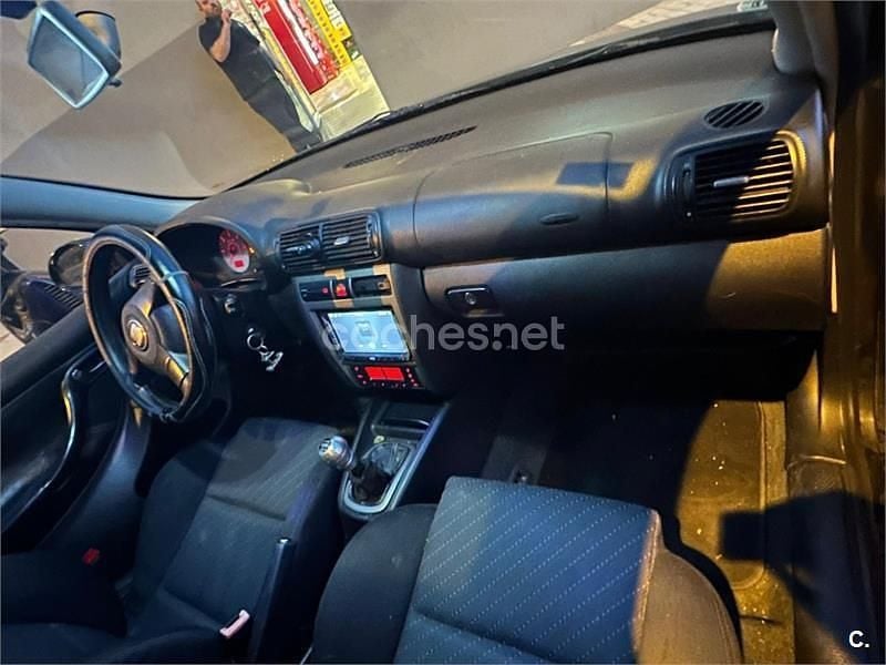 Usado Seat Leon FR 150 CV (110 kW) 2004 Negro Berlina