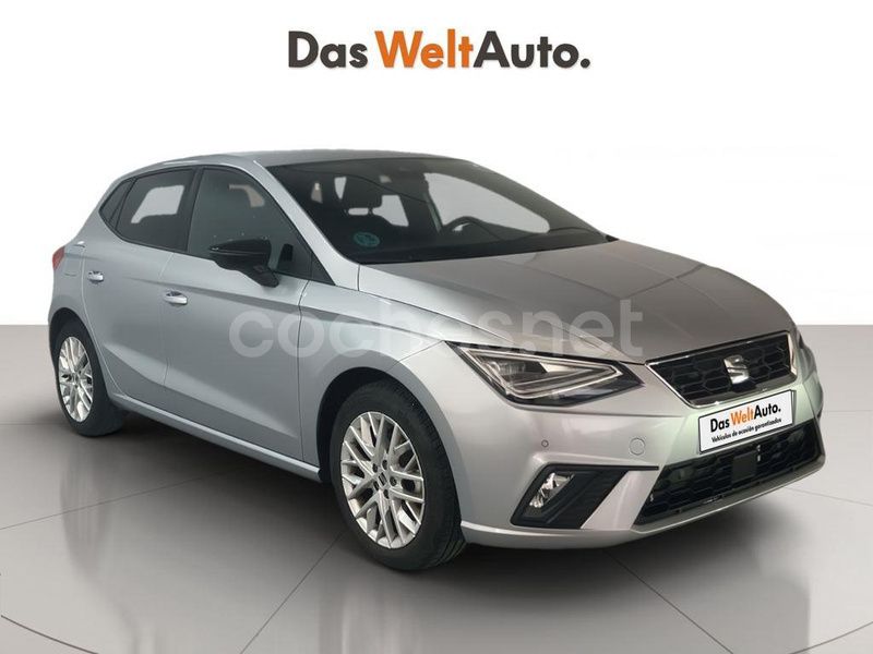 Gris plata Usado 2024 Seat Ibiza FR Berlina | 17.900 € (Precio justo) - Imagen 1/2