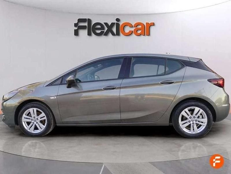 Usado Opel Astra GS Line 131 CV (96 kW) 2020 Gris Familiar