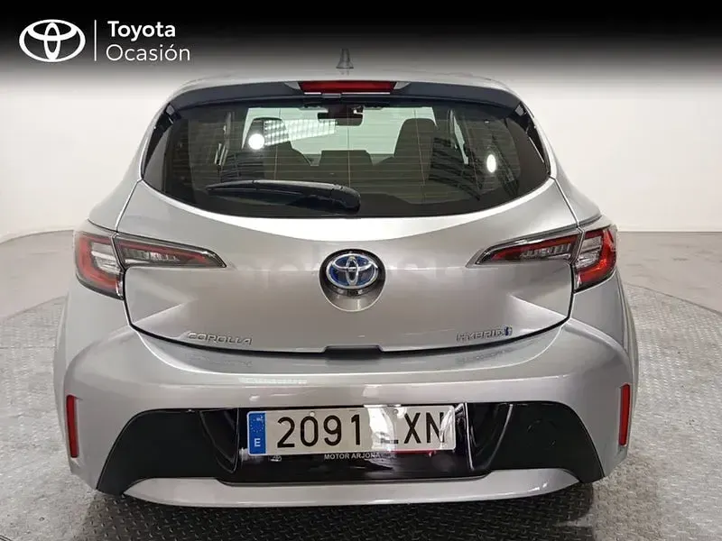 Usado Toyota Corolla Active 122 CV (89 kW) 2022 Gris / plata Berlina