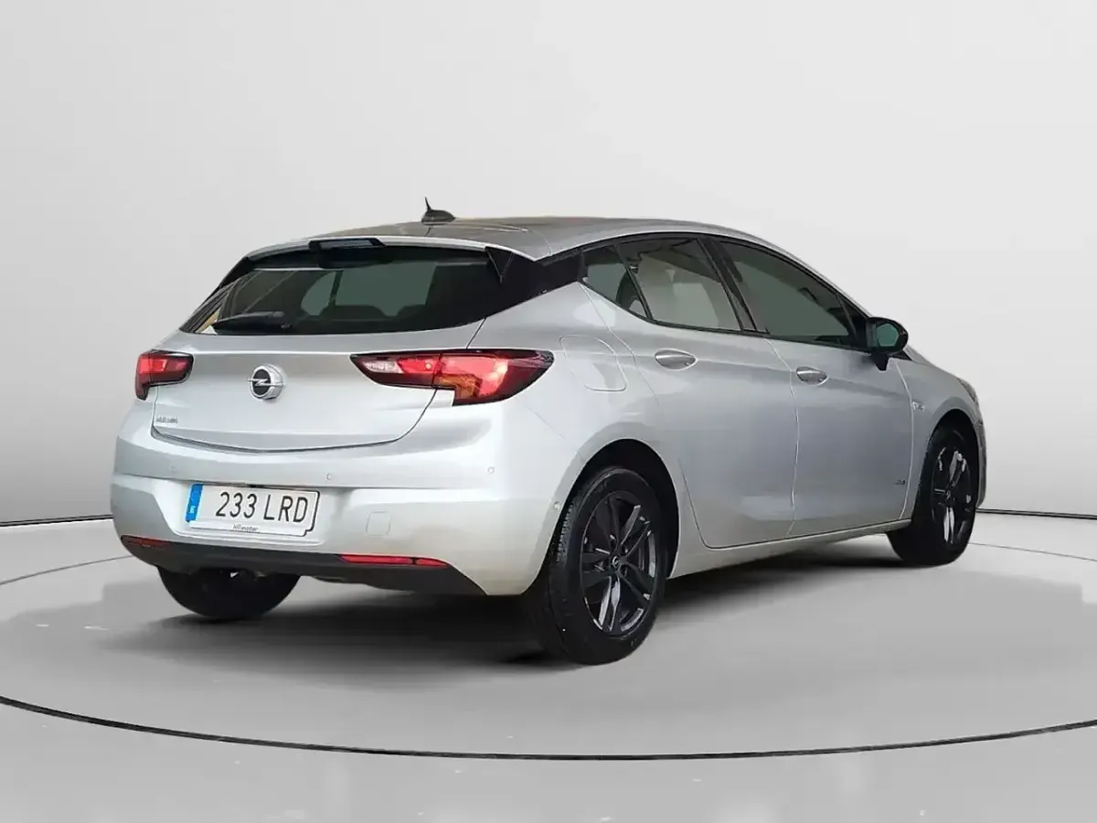 Usado Opel Astra Design & Tech 130 CV (95 kW) 2021 Gris Berlina