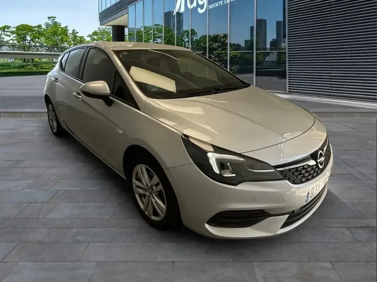 Usado Opel Astra GS Line 110 CV (80 kW) 2020 Gris Utilitario