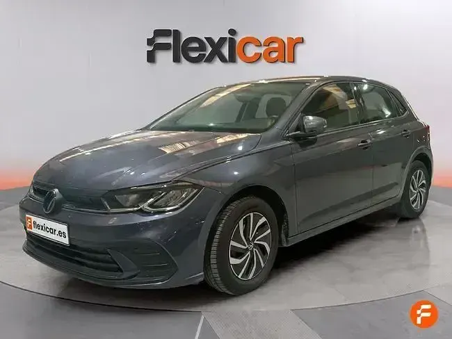 Usado VW Polo Life 95 CV (69 kW) 2022 Gris / plata Utilitario