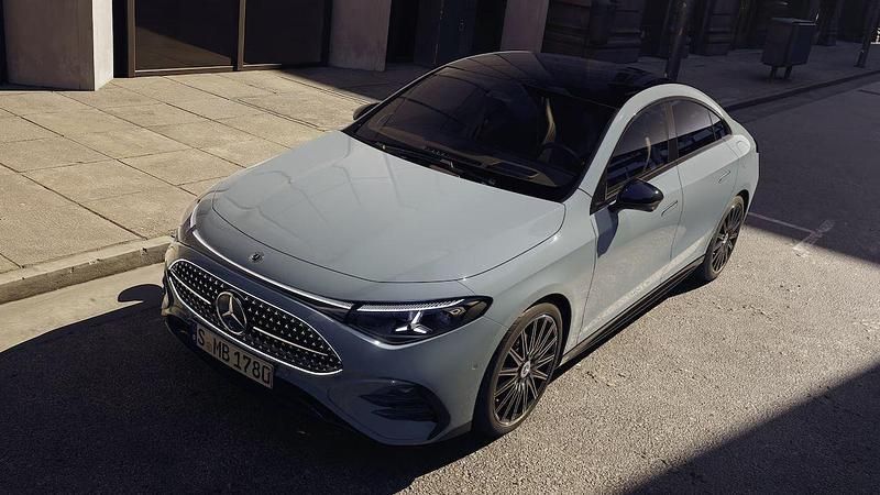 Gris Nuevo 2025 Mercedes CLA200 Berlina | 55.799 € - Imagen 1/4