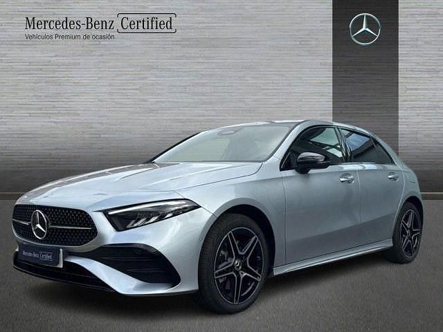 Usado Mercedes A250 AMG line 218 CV (160 kW) 2025 Plata hightech Berlina