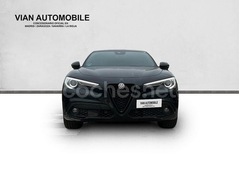 Gris / plata Usado 2022 Alfa Romeo Stelvio Ti SUV | 32.990 € (Un poco caro) - Imagen 1/4