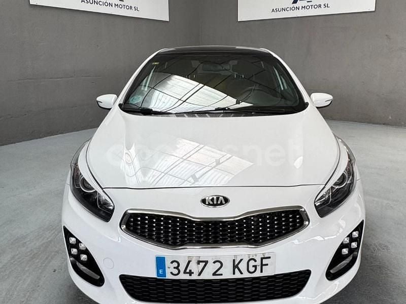 Blanco Usado 2017 Kia Ceed GT Berlina | 12.299 € (Precio justo) - Imagen 1/4