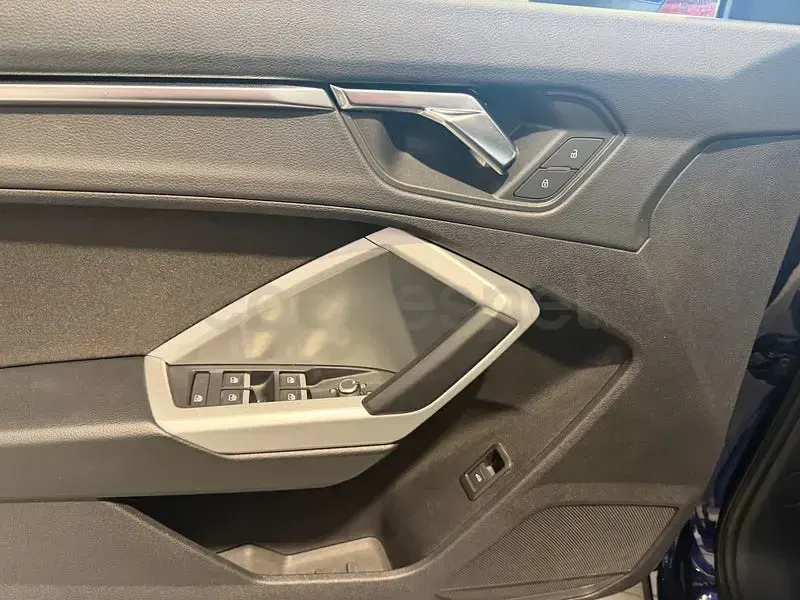Usado Audi Q3 Ambiente 150 CV (110 kW) 2021 Azul SUV