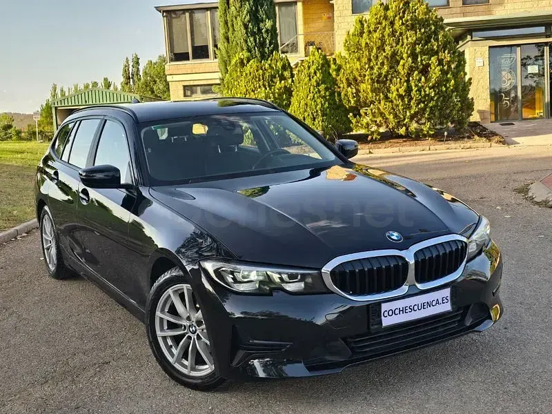 Usado BMW 318 Comfort Edition 150 CV (110 kW) 2020 Negro Familiar