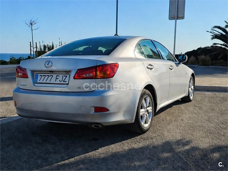Usado Lexus IS220d Luxury Line 177 CV (130 kW) 2006 Amarillo Berlina