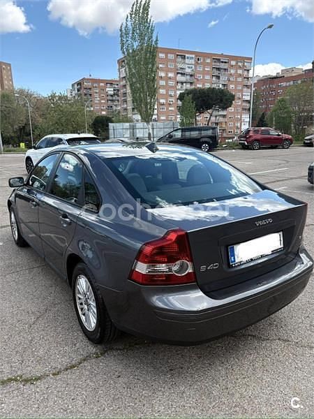 Usado Volvo S40 Kinetic 125 CV (91 kW) 2005 Gris / plata Berlina