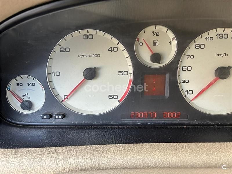 Usado Peugeot 607 136 CV (100 kW) 2001 Azul Berlina