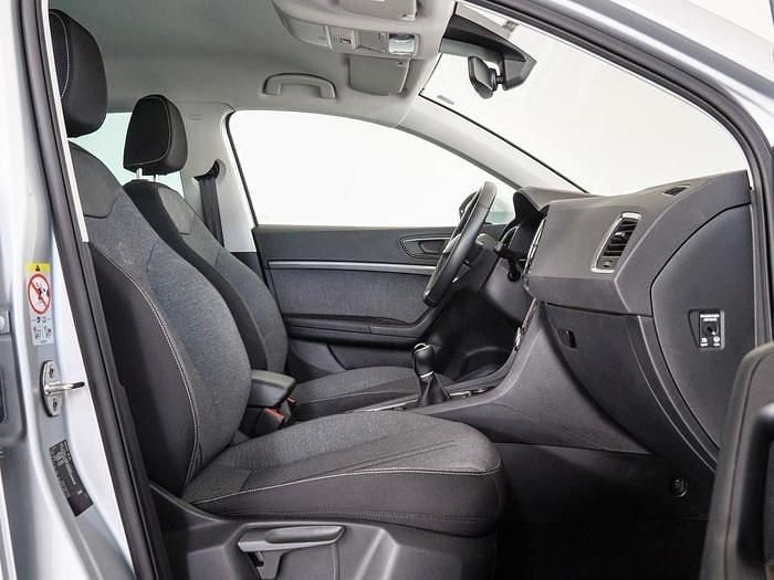 Usado Seat Ateca Style 150 CV (110 kW) 2025 Gris plata SUV