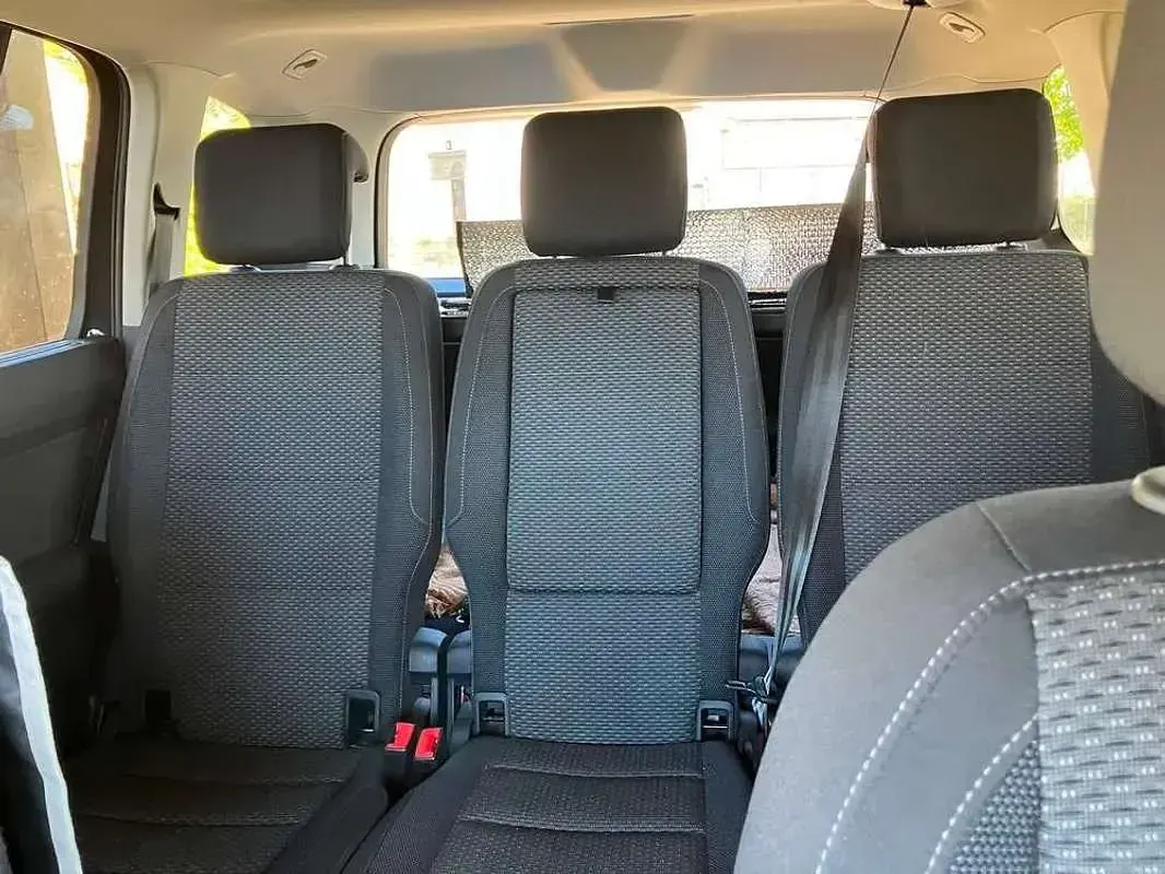 Usado VW Touran Advance 150 CV (110 kW) 2021 Gris Monovolumen