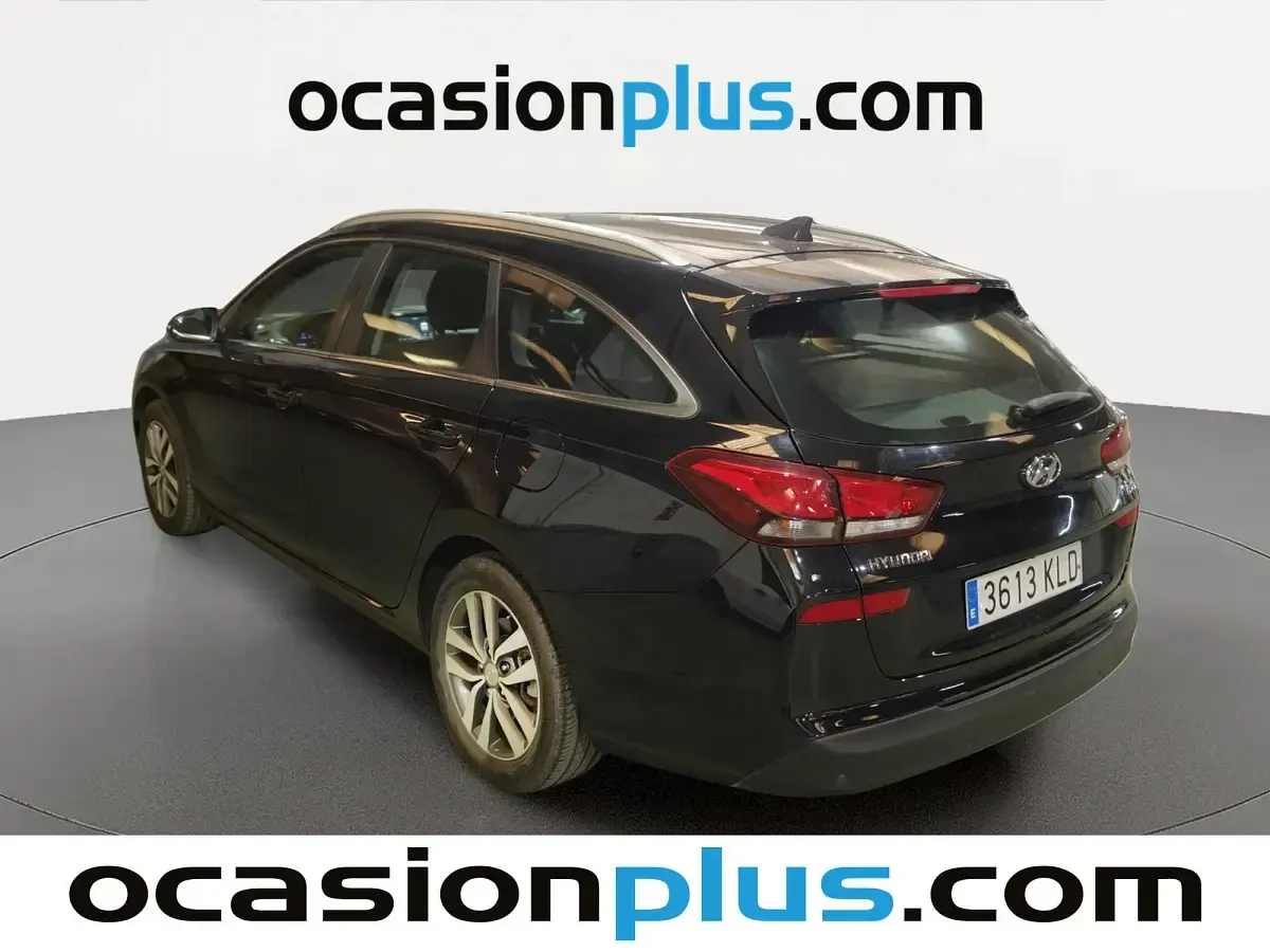 Usado Hyundai i30 110 CV (80 kW) 2018 Negro Familiar