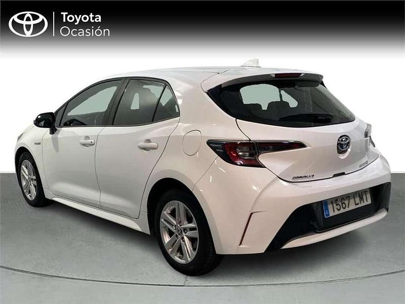 Usado Toyota Corolla Business Edition 122 CV (89 kW) 2021 Blanco Monovolumen