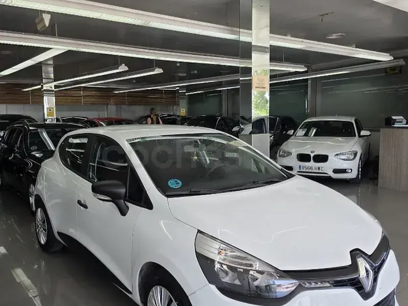 Usado Renault Clio IV Business 75 CV (55 kW) 2017 Blanco Berlina