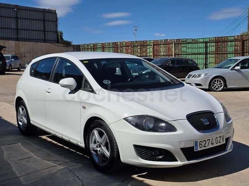 Usado Seat Leon 90 CV (66 kW) 2010 Blanco Utilitario