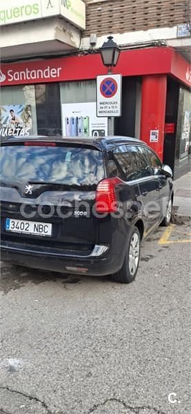 Usado Peugeot 5008 112 CV (82 kW) 2012 Negro Monovolumen