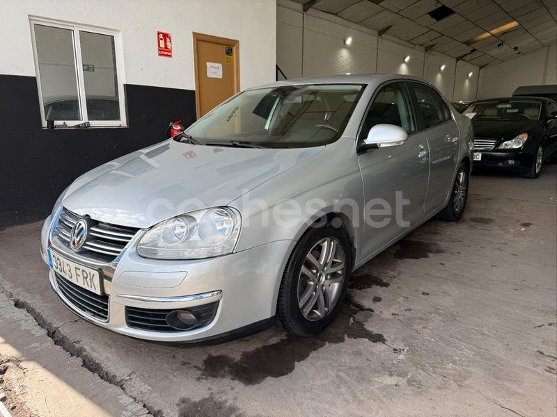 Gris / plata Usado 2007 VW Jetta Advance Berlina | 5900 € (Precio justo) - Imagen 1/4