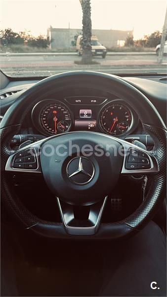 Usado Mercedes A180 AMG line 122 CV (89 kW) 2017 Gris / plata Berlina