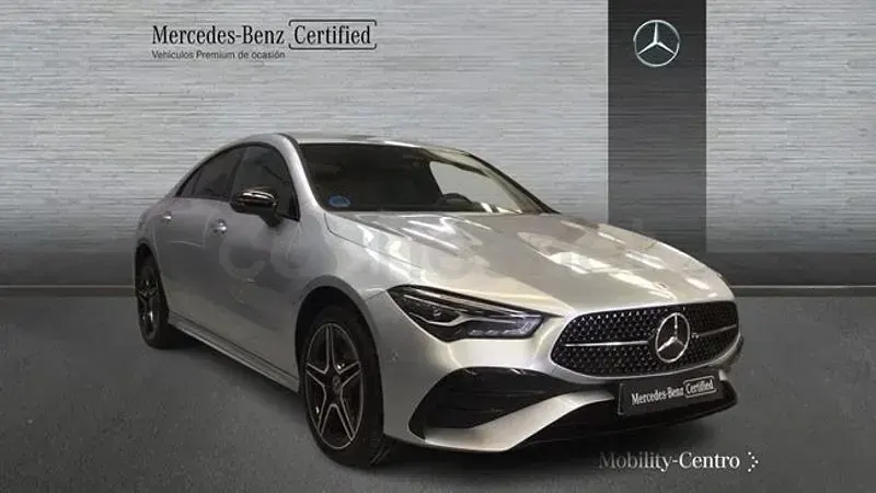 Usado Mercedes CLA250e AMG line 218 CV (160 kW) 2024 Plata hightech Berlina