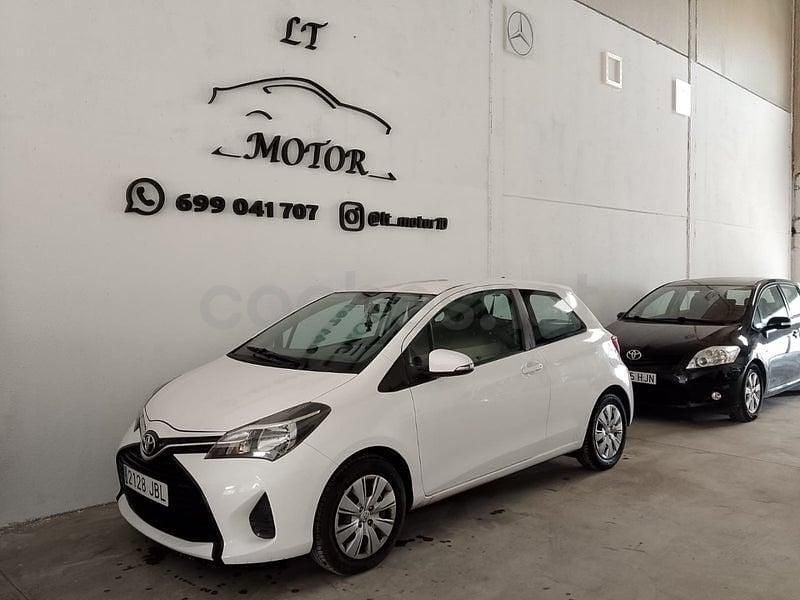Blanco Usado 2015 Toyota Yaris City Utilitario | 8500 € (Precio justo) - Imagen 1/4