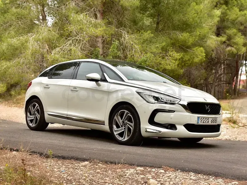 Usado DS Automobiles DS5 Design 150 CV (110 kW) 2015 Blanco Utilitario