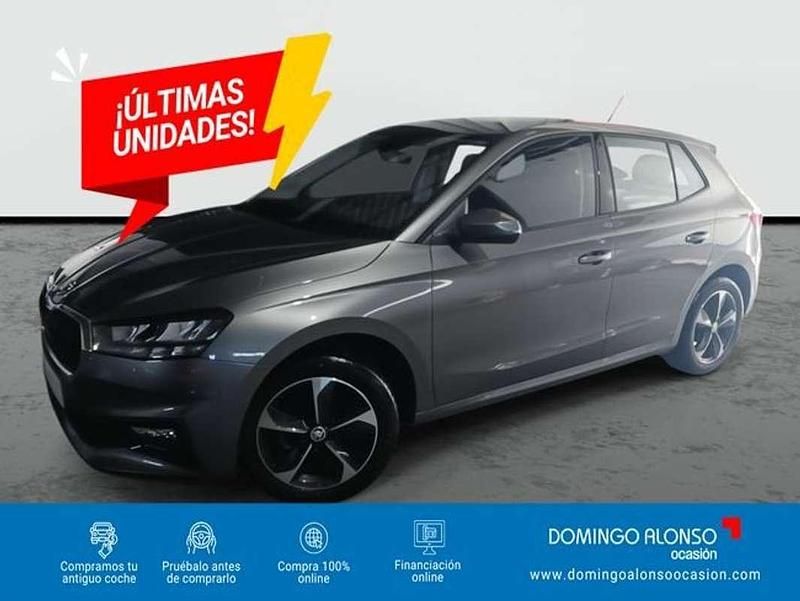 Usado Skoda Fabia Selection 95 CV (69 kW) 2024 Gris Utilitario
