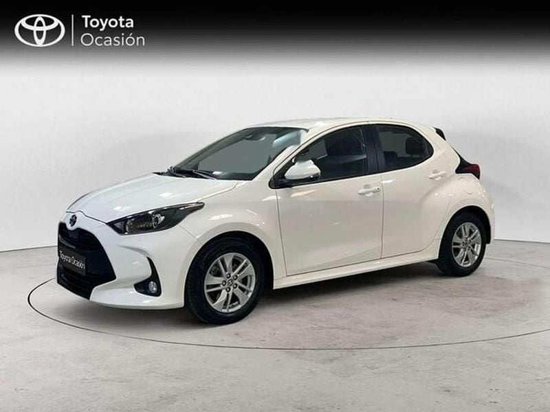 Blanco Usado 2022 Toyota Yaris Hybrid Active Berlina | 16.250 € (Buen precio) - Imagen 1/4