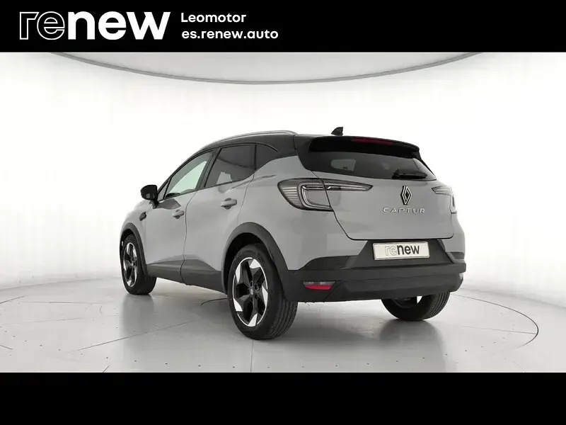 Usado Renault Captur Techno 100 CV (73 kW) 2025 Gris SUV