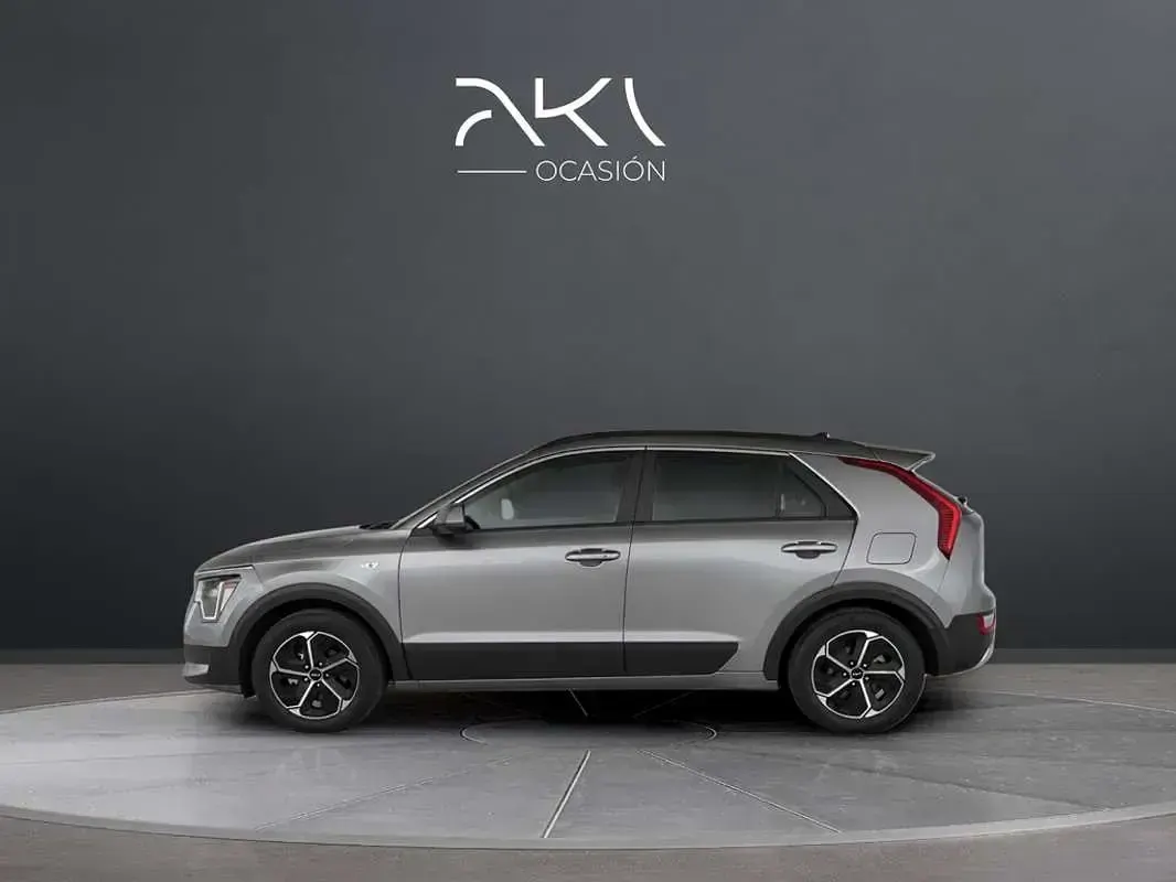 Usado Kia Niro 129 CV (94 kW) 2025 Gris SUV