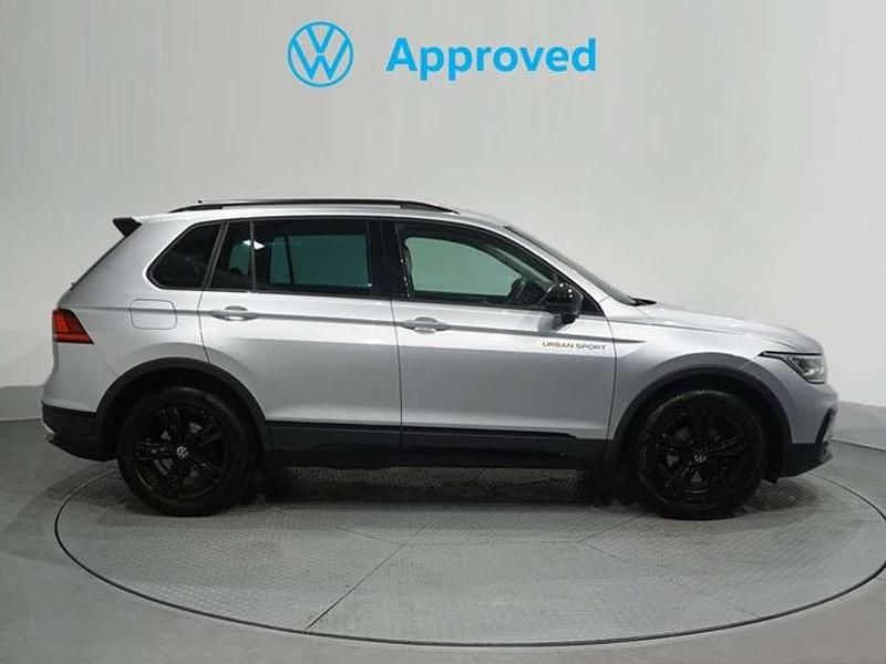 Usado VW Tiguan Life 150 CV (110 kW) 2023 Gris SUV