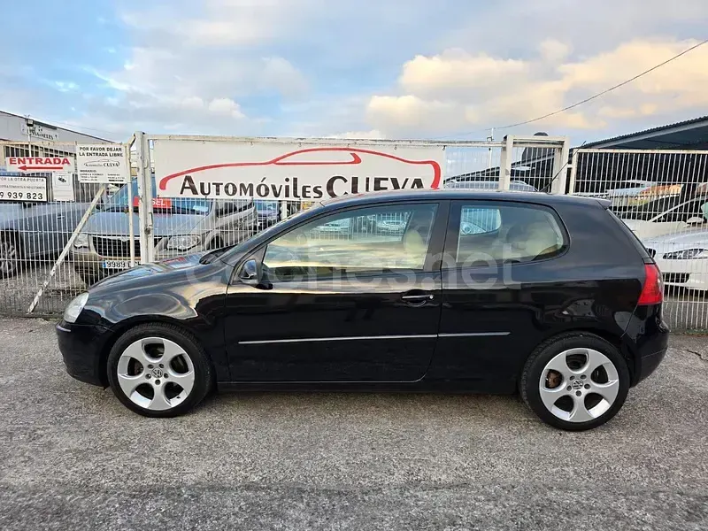 Usado VW Golf IV Conceptline 90 CV (66 kW) 2005 Negro Berlina
